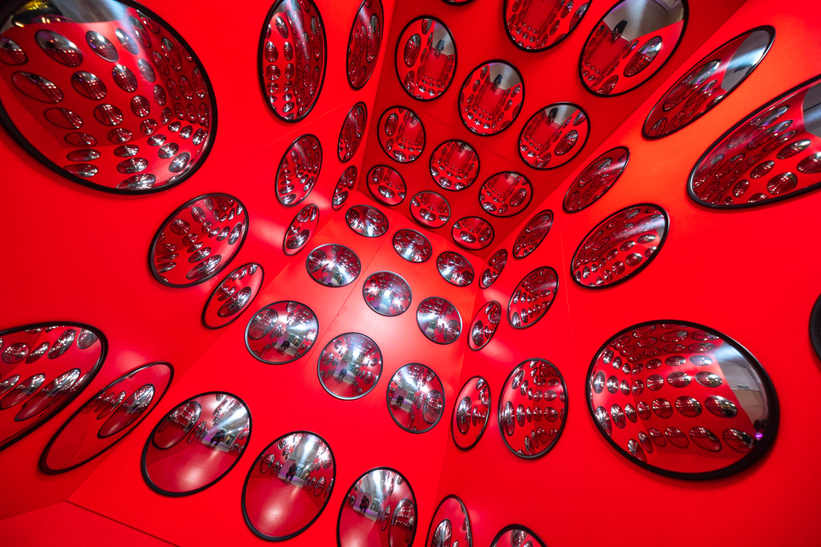 Espace rouge au Selfie Hotel