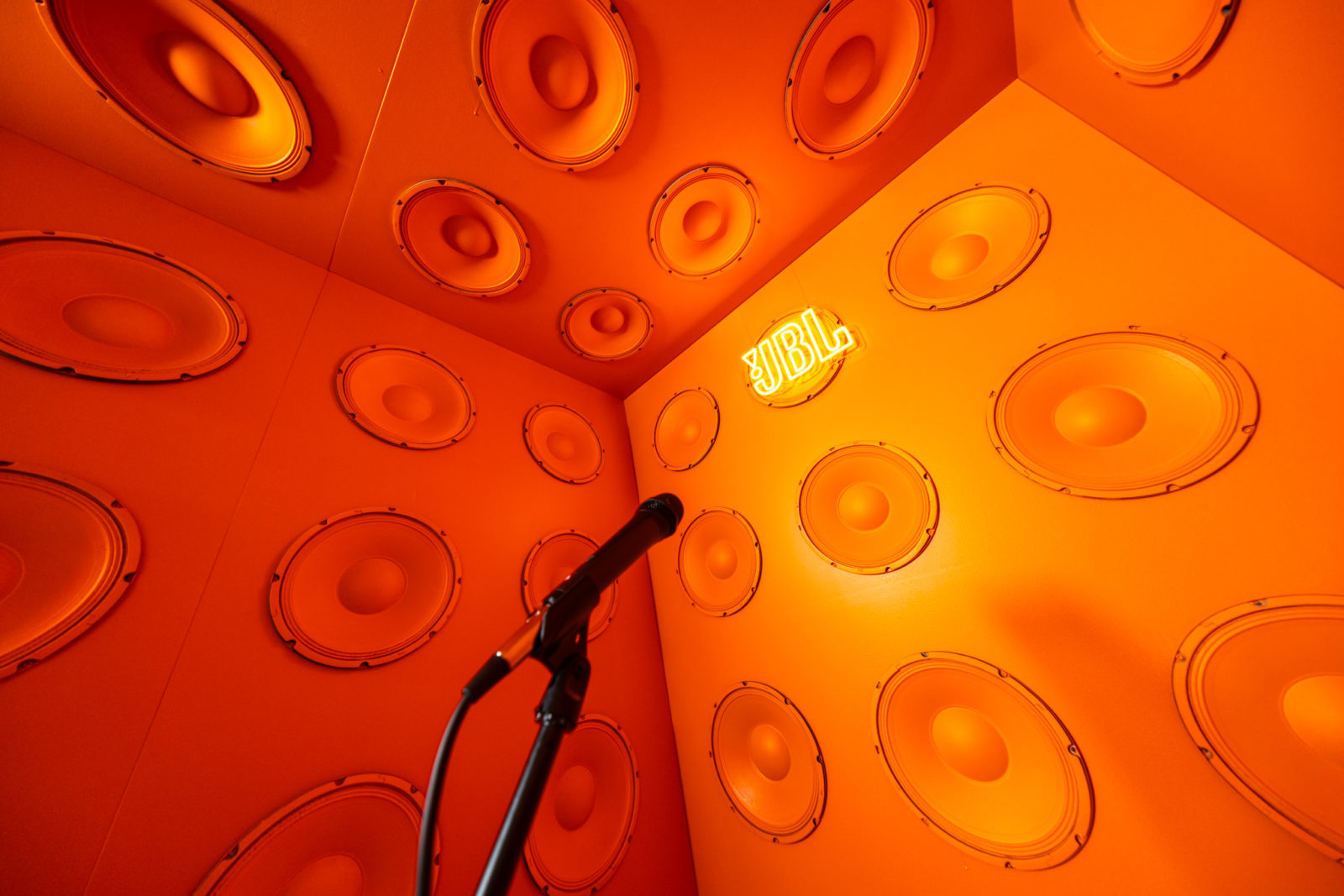 Espace orange au Selfie Hotel